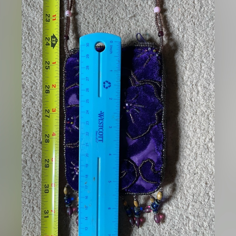 One of a kind, velvet beaded pouch - Picture 6 of 6